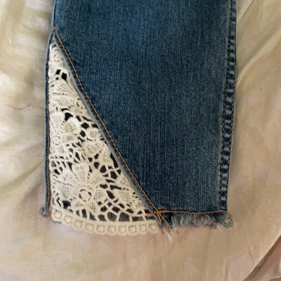 HOLLISTER CROP JEANS, SIZE 5, W27 - Picture 2 of 5